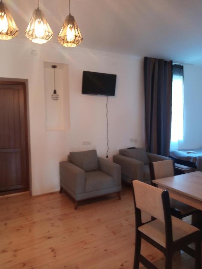 Guesthouse Data Mestia Kültér fotó