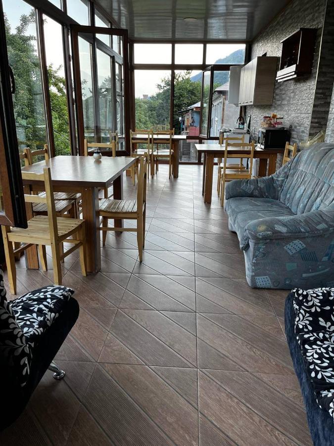 Guesthouse Data Mestia Kültér fotó